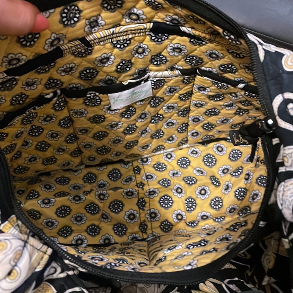 Like brand new Vera Bradley purse - Picture 3 of 3